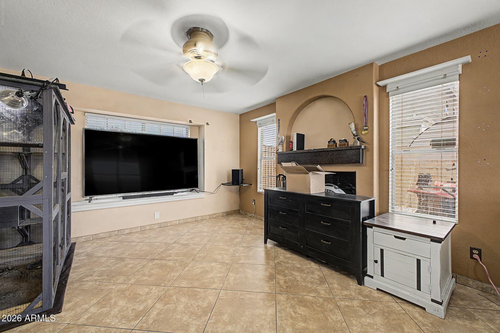 6207 W MAUI Lane, Glendale, AZ 85306 — photo 10 of 40