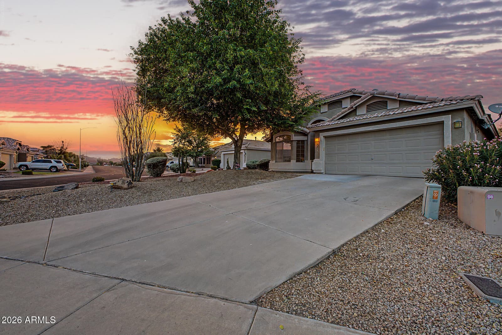 6458 W Saddlehorn Road, Phoenix, AZ 85083 — photo 3 of 20