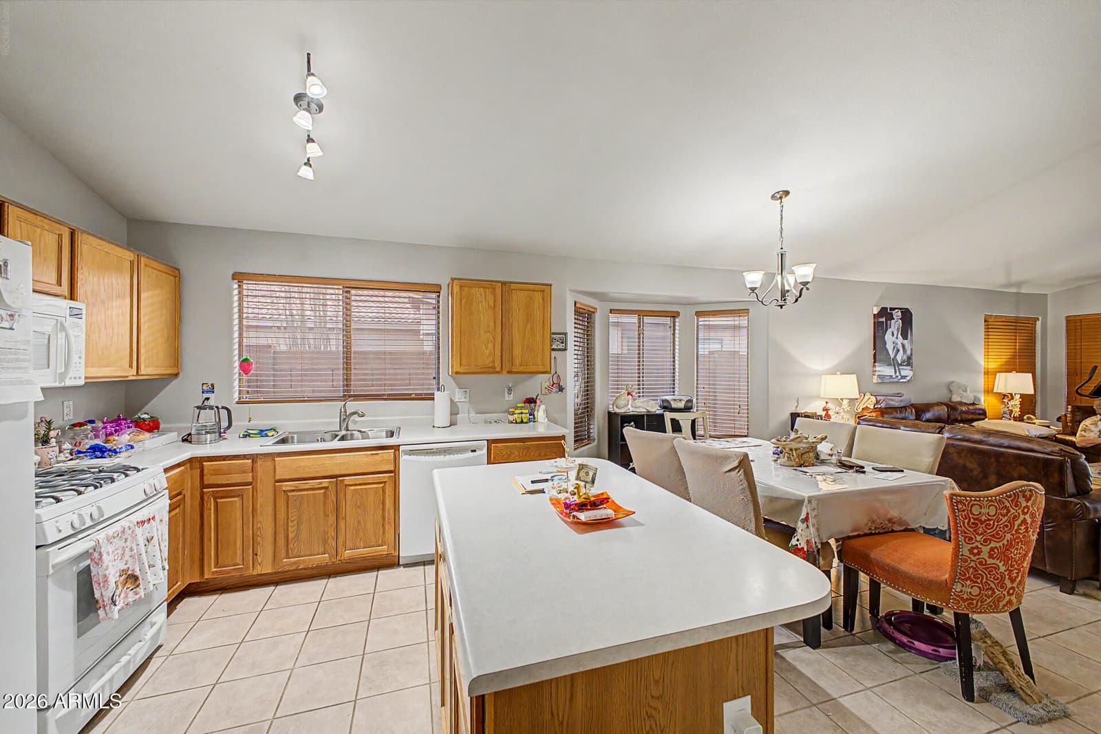 6458 W Saddlehorn Road, Phoenix, AZ 85083 — photo 9 of 20