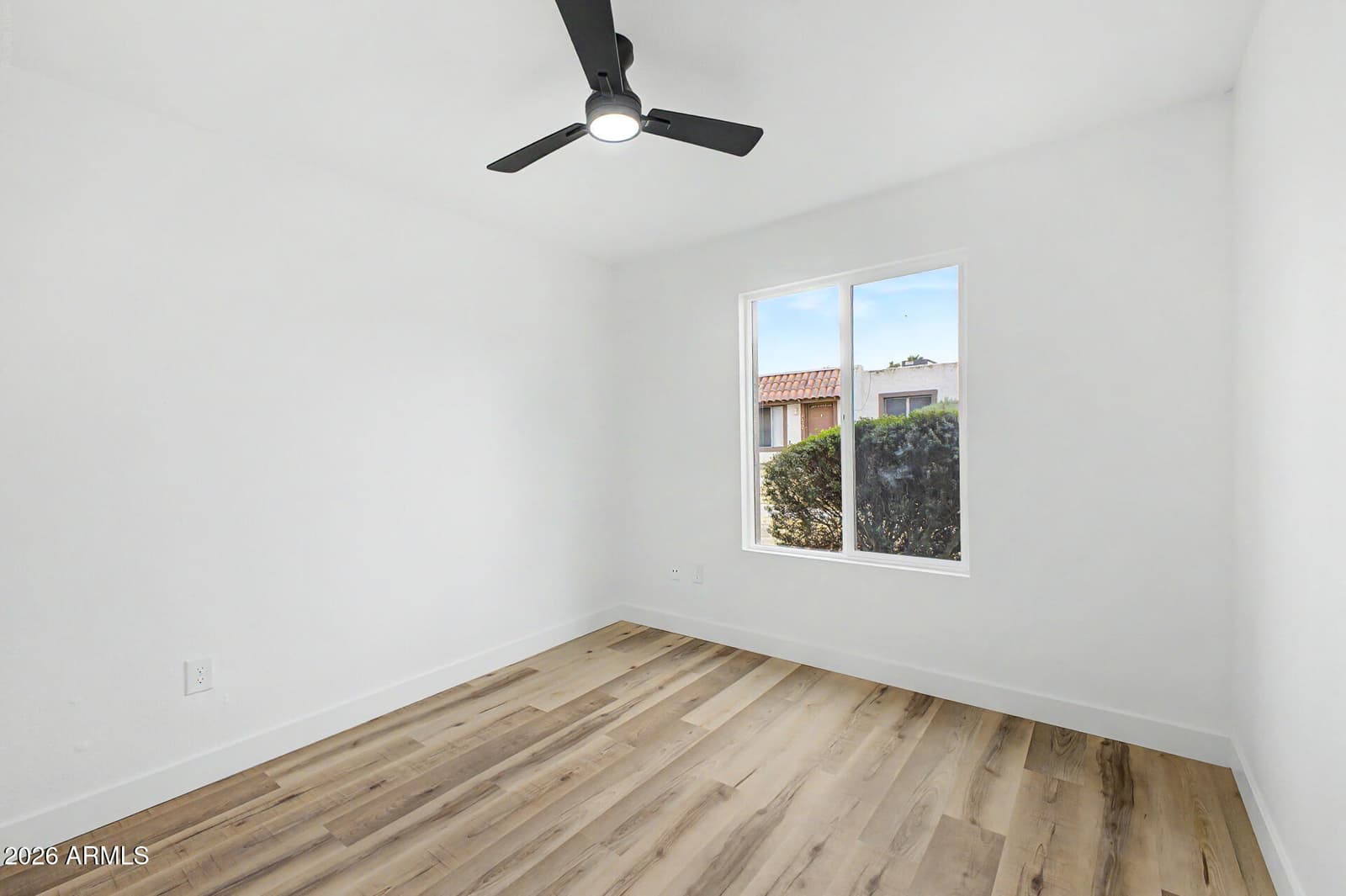 4650 W TUCKEY Lane, Glendale, AZ 85301 — photo 9 of 12