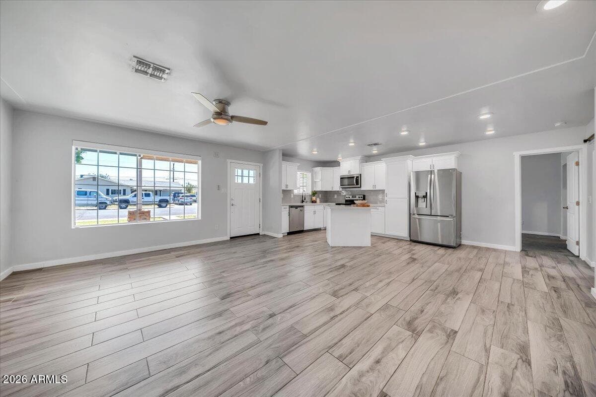 7226 N 23RD Avenue, Phoenix, AZ 85021 — photo 8 of 39