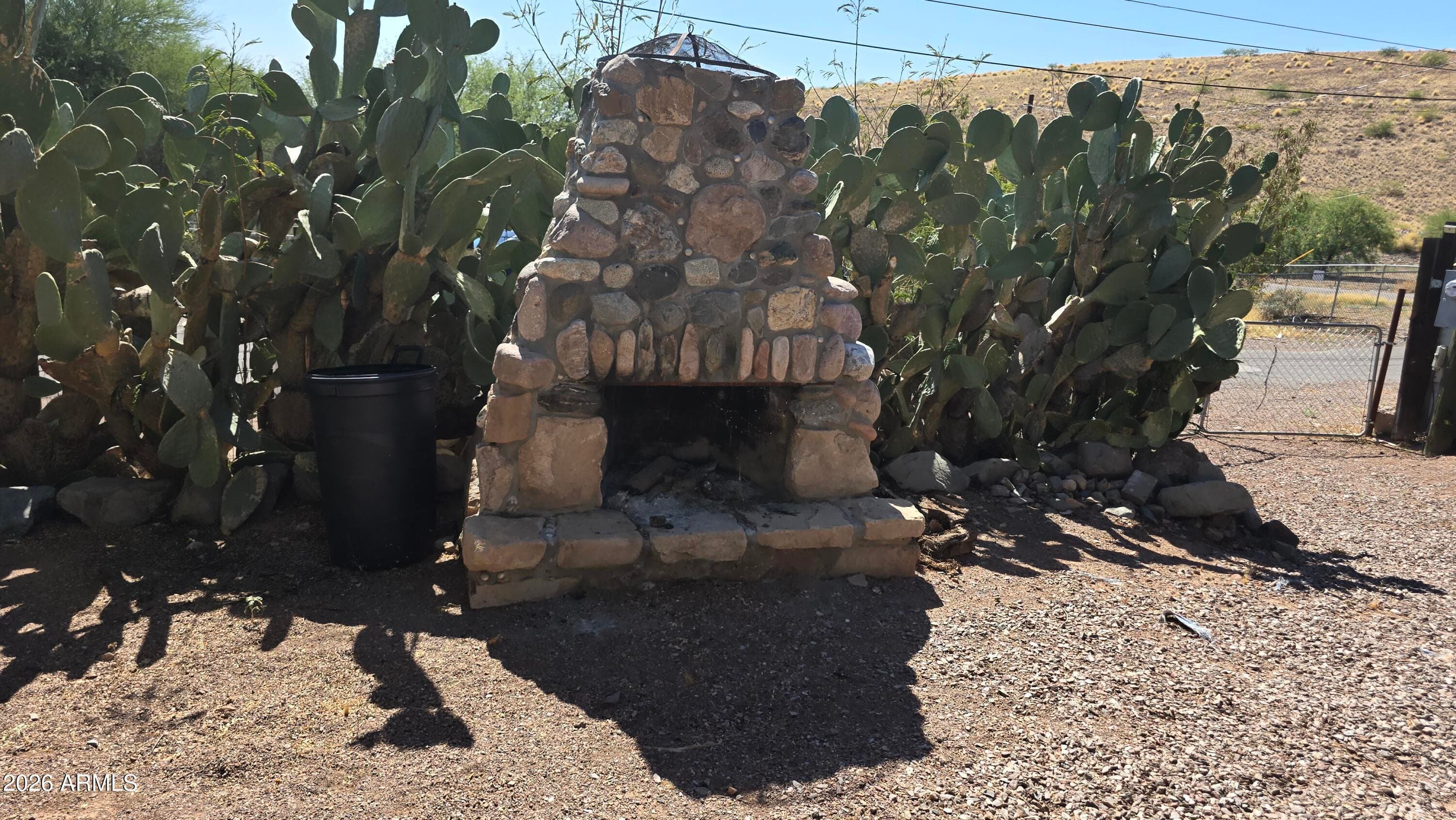 27 N MOLINO Street, Superior, AZ 85173 — photo 3 of 10