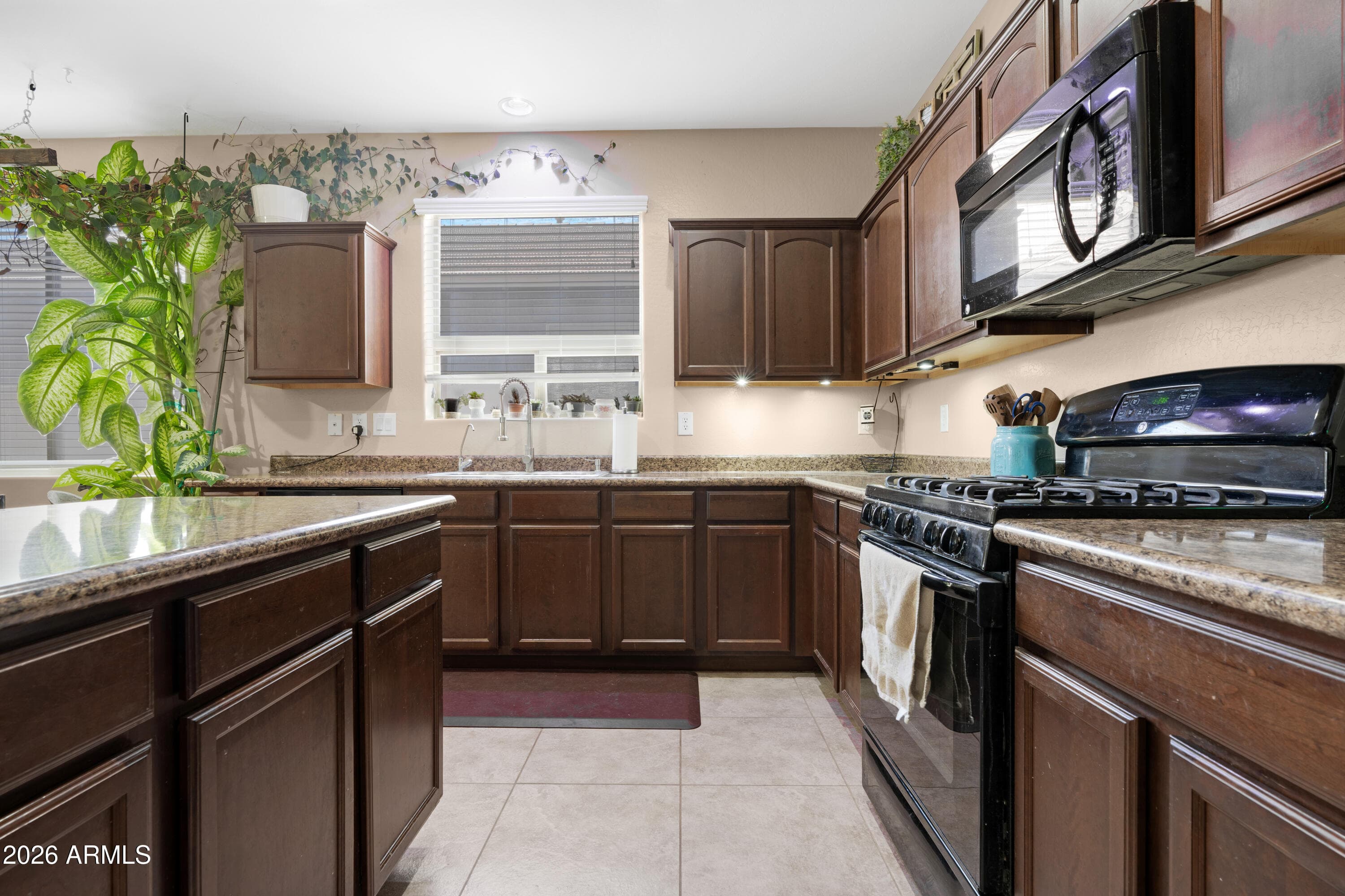 38759 N JONATHAN Street, San Tan Valley, AZ 85140 — photo 7 of 28