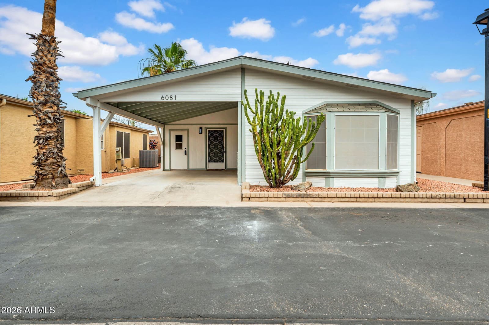 6081 S OAKMONT Drive, Chandler, AZ 85249 — photo 1 of 24