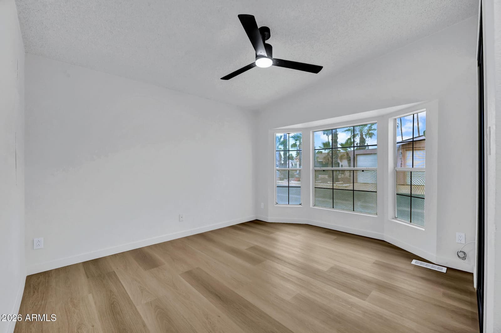 6081 S OAKMONT Drive, Chandler, AZ 85249 — photo 15 of 24
