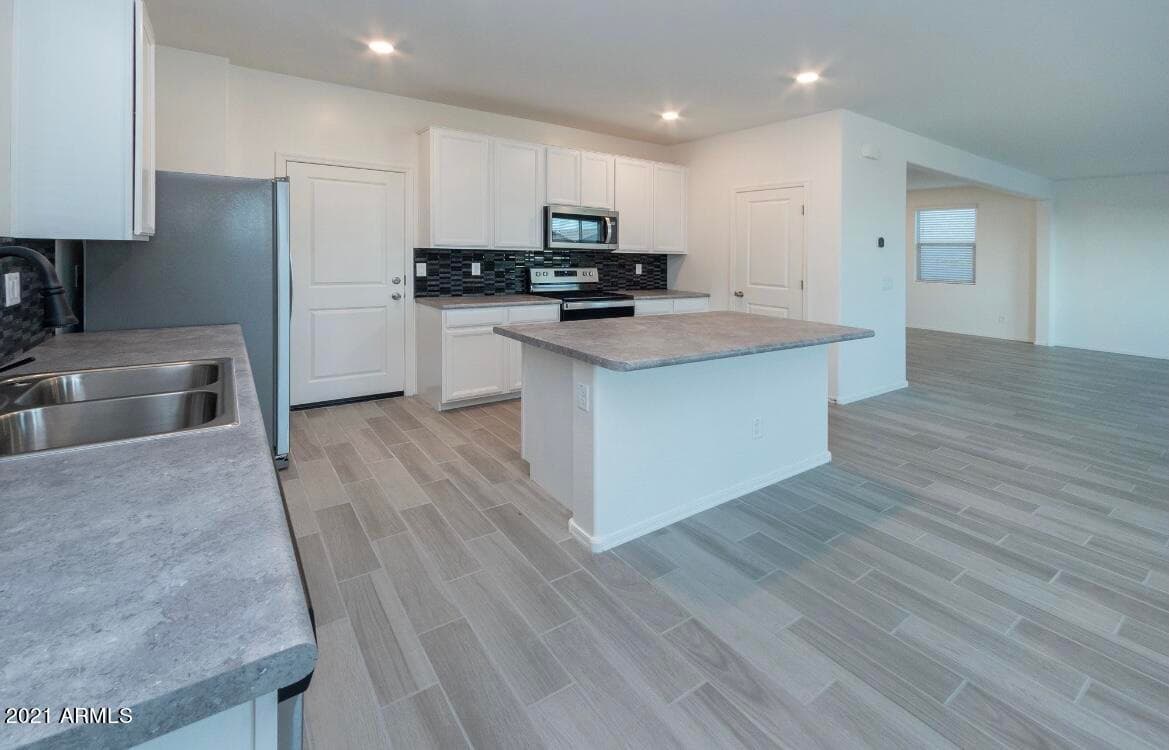 7243 N 125th Drive, Glendale, AZ 85307 — photo 7 of 44