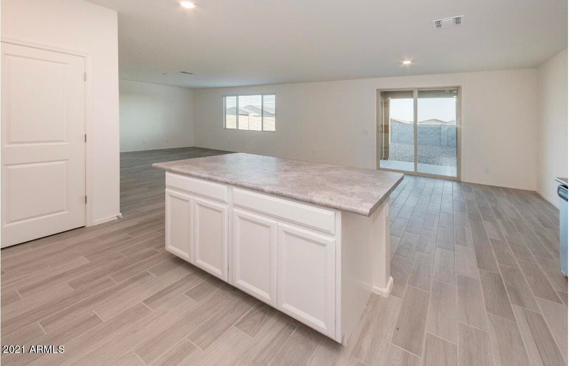 7243 N 125th Drive, Glendale, AZ 85307 — photo 9 of 44