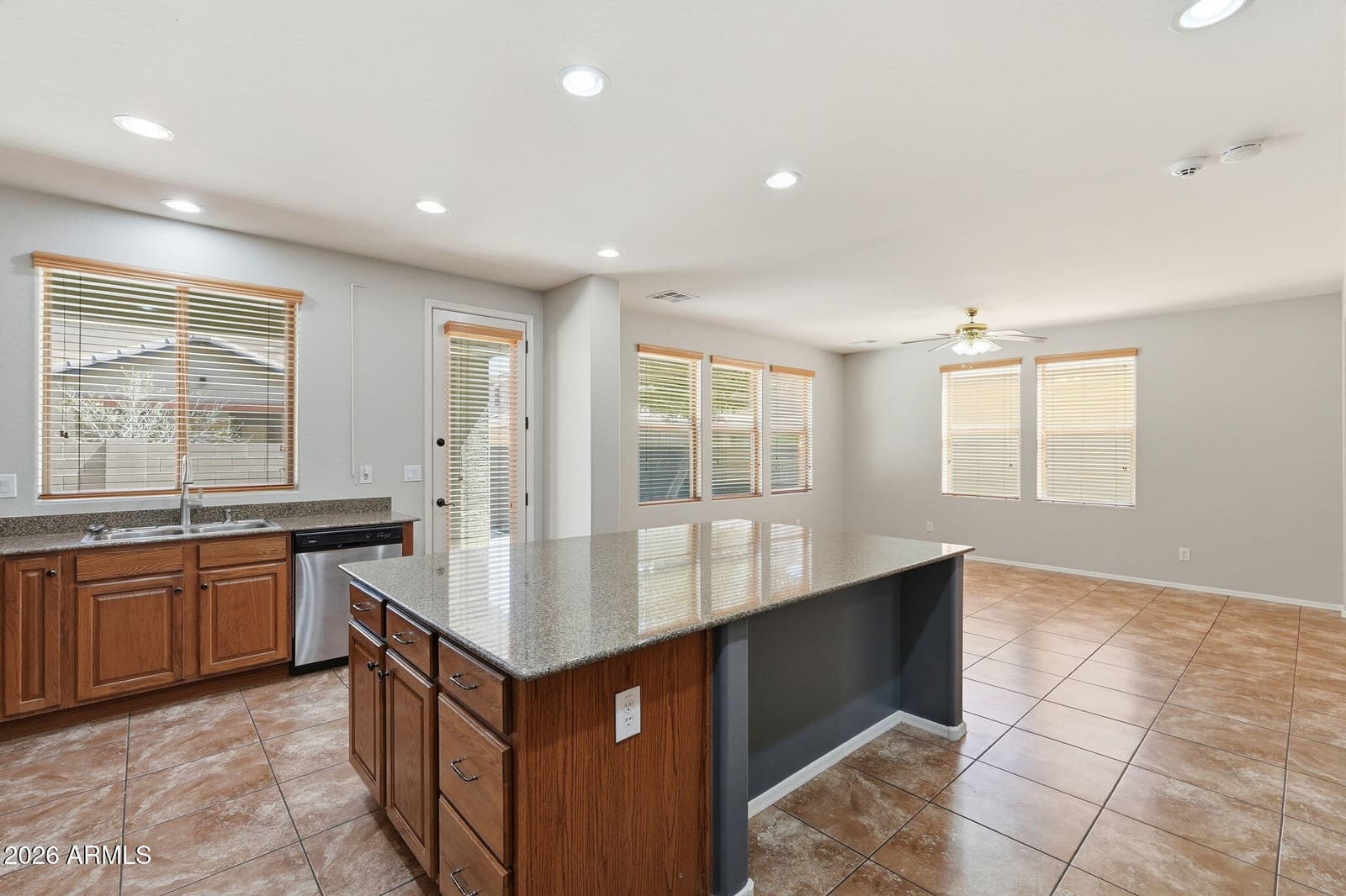 3246 E CARLA VISTA Drive, Gilbert, AZ 85295 — photo 19 of 46
