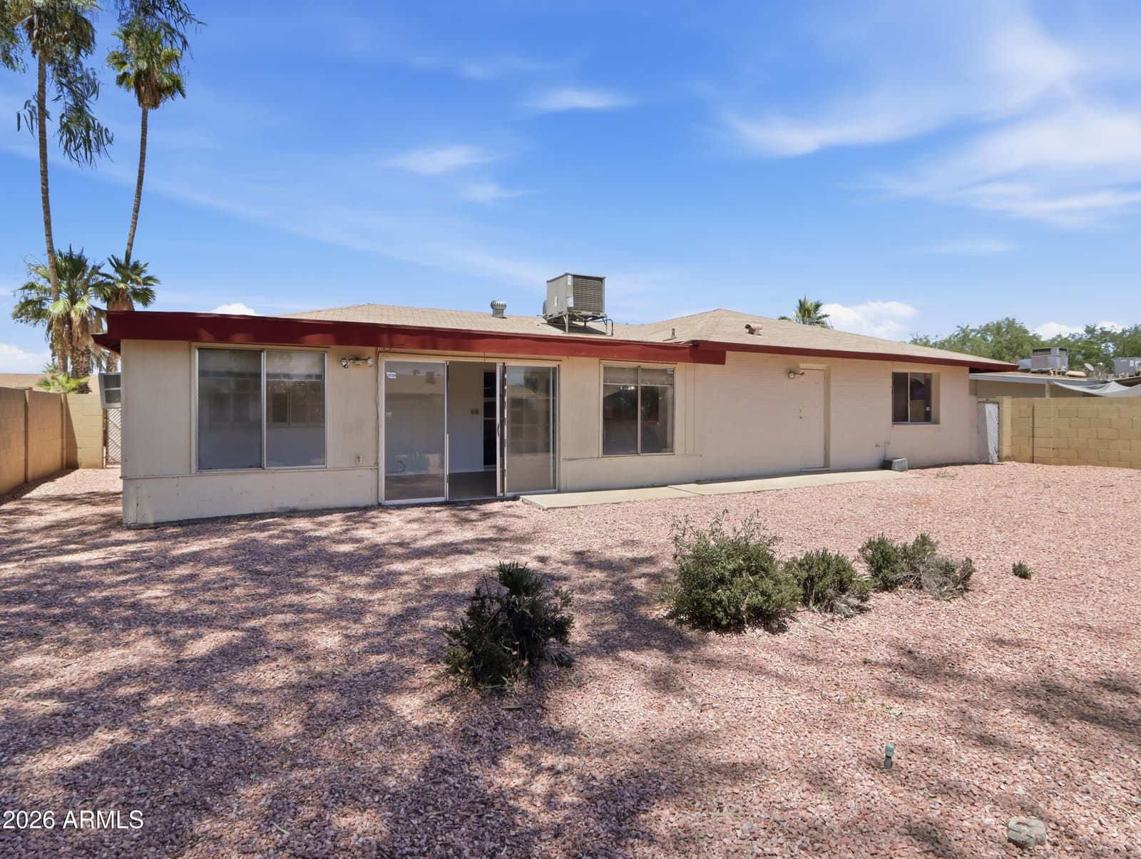 2949 W CACTUS WREN Drive, Phoenix, AZ 85051 — photo 28 of 37