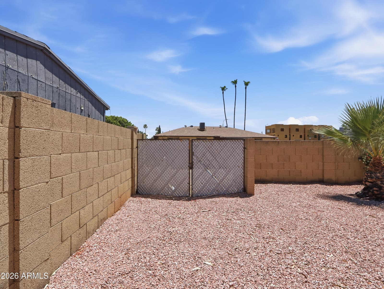 2949 W CACTUS WREN Drive, Phoenix, AZ 85051 — photo 33 of 37