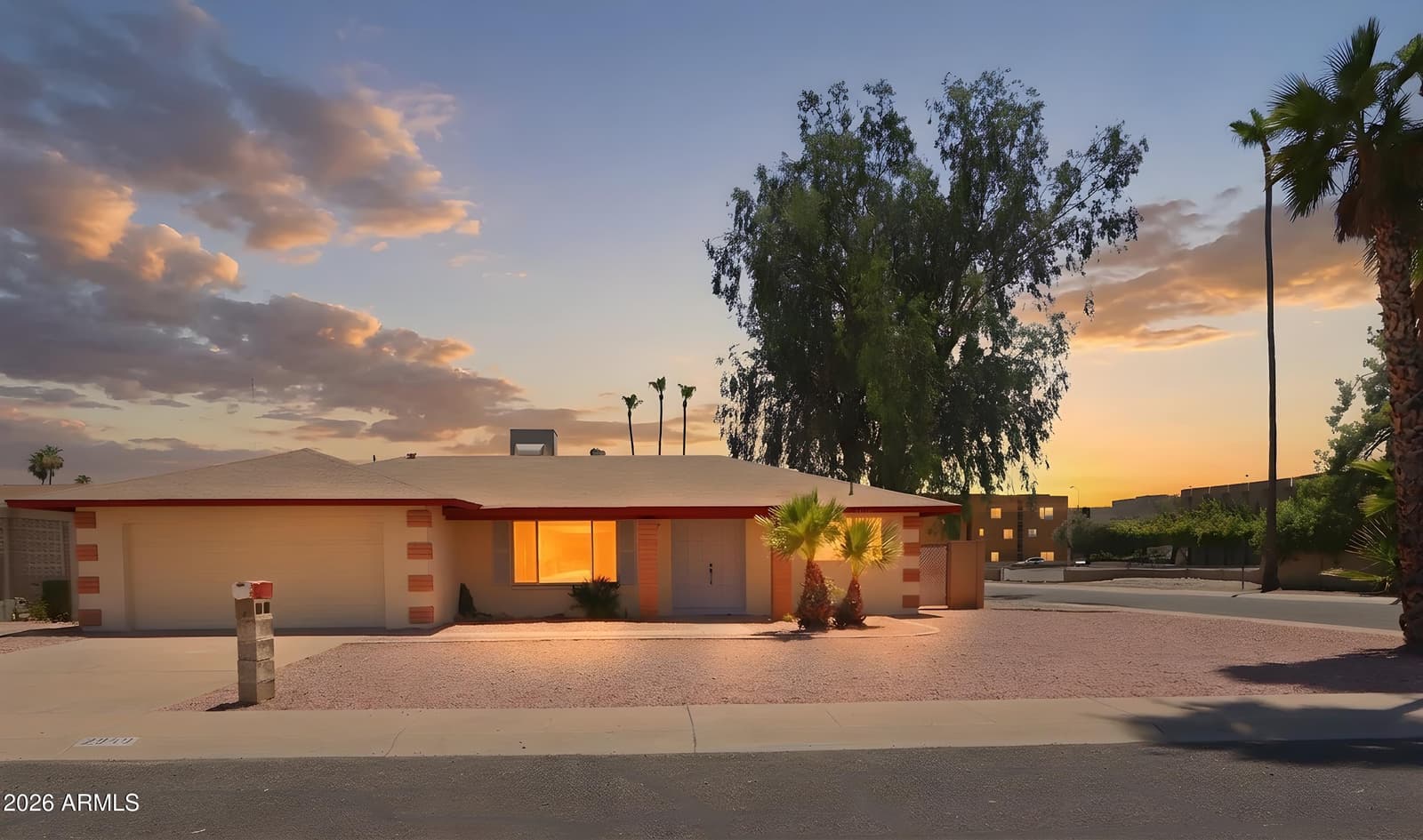 2949 W CACTUS WREN Drive, Phoenix, AZ 85051 — photo 37 of 37