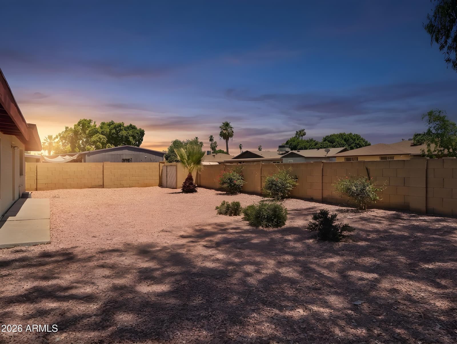 2949 W CACTUS WREN Drive, Phoenix, AZ 85051 — photo 31 of 37