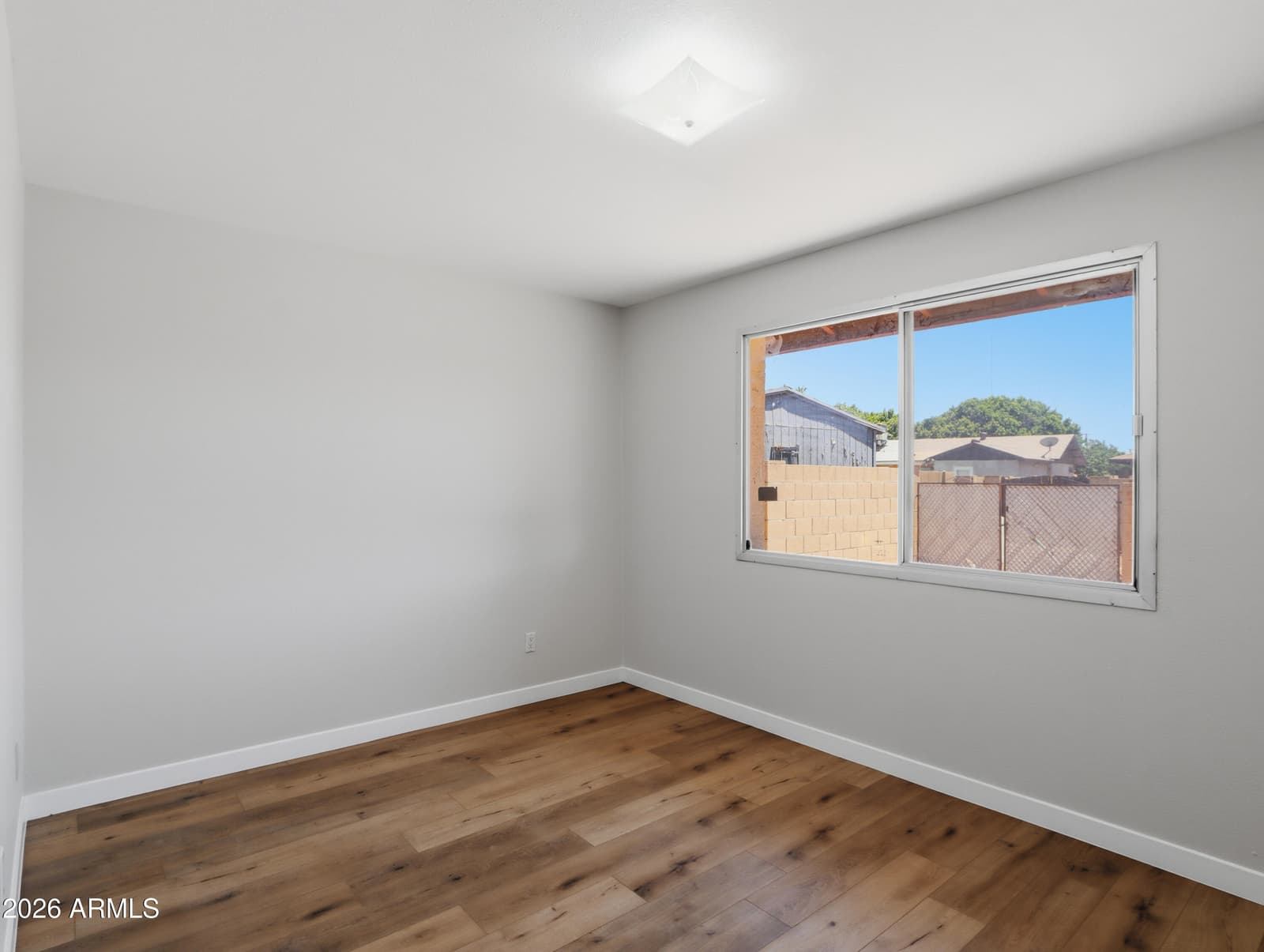 2949 W CACTUS WREN Drive, Phoenix, AZ 85051 — photo 24 of 37