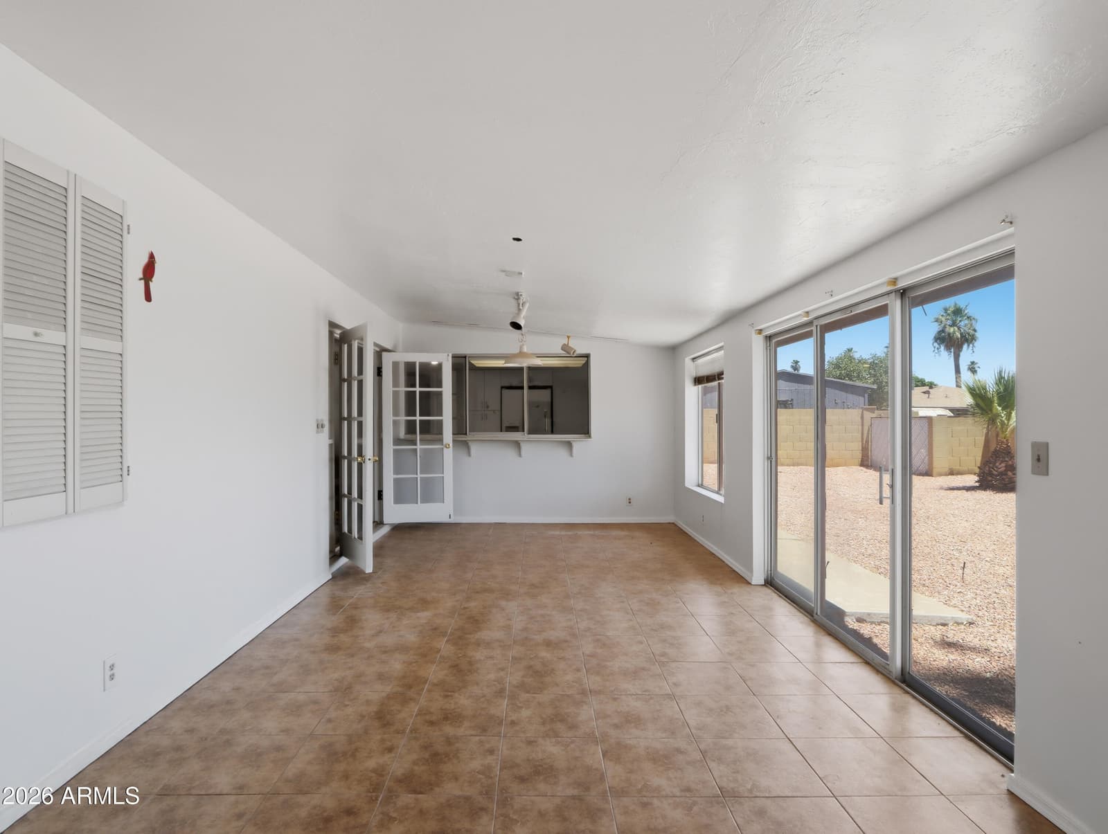 2949 W CACTUS WREN Drive, Phoenix, AZ 85051 — photo 18 of 37