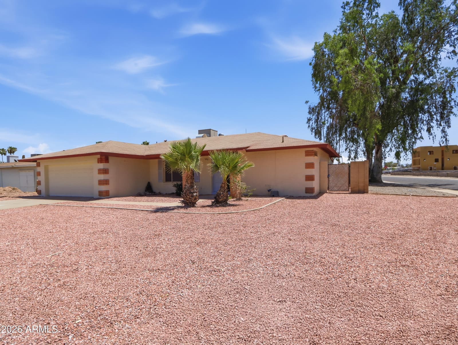 2949 W CACTUS WREN Drive, Phoenix, AZ 85051 — photo 34 of 37