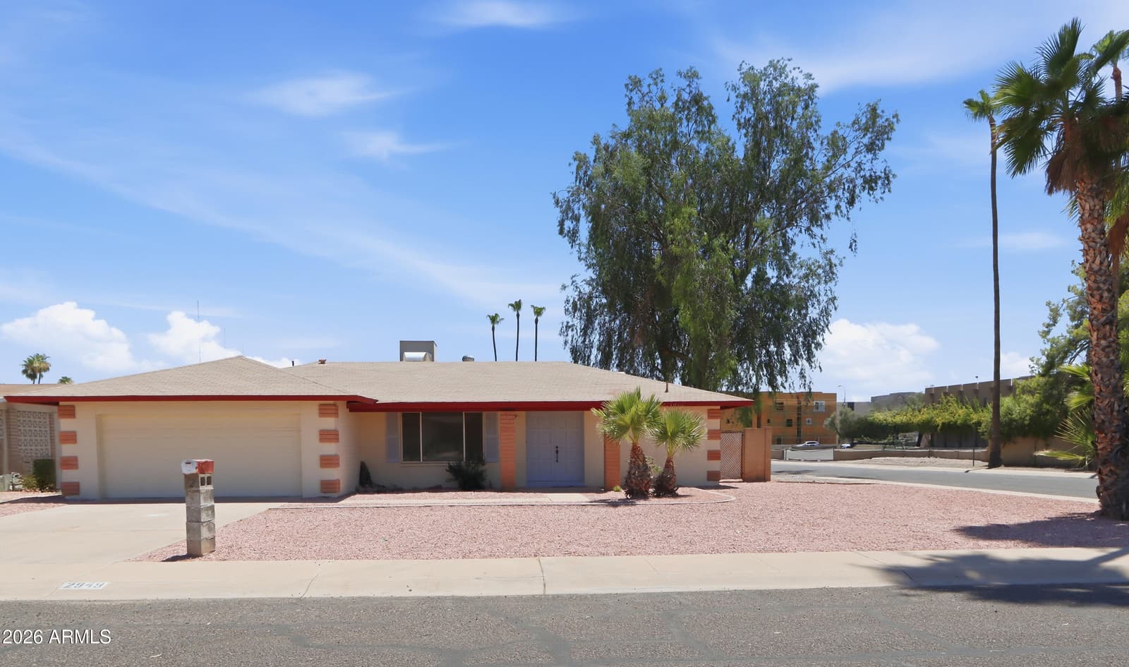 2949 W CACTUS WREN Drive, Phoenix, AZ 85051 — photo 36 of 37