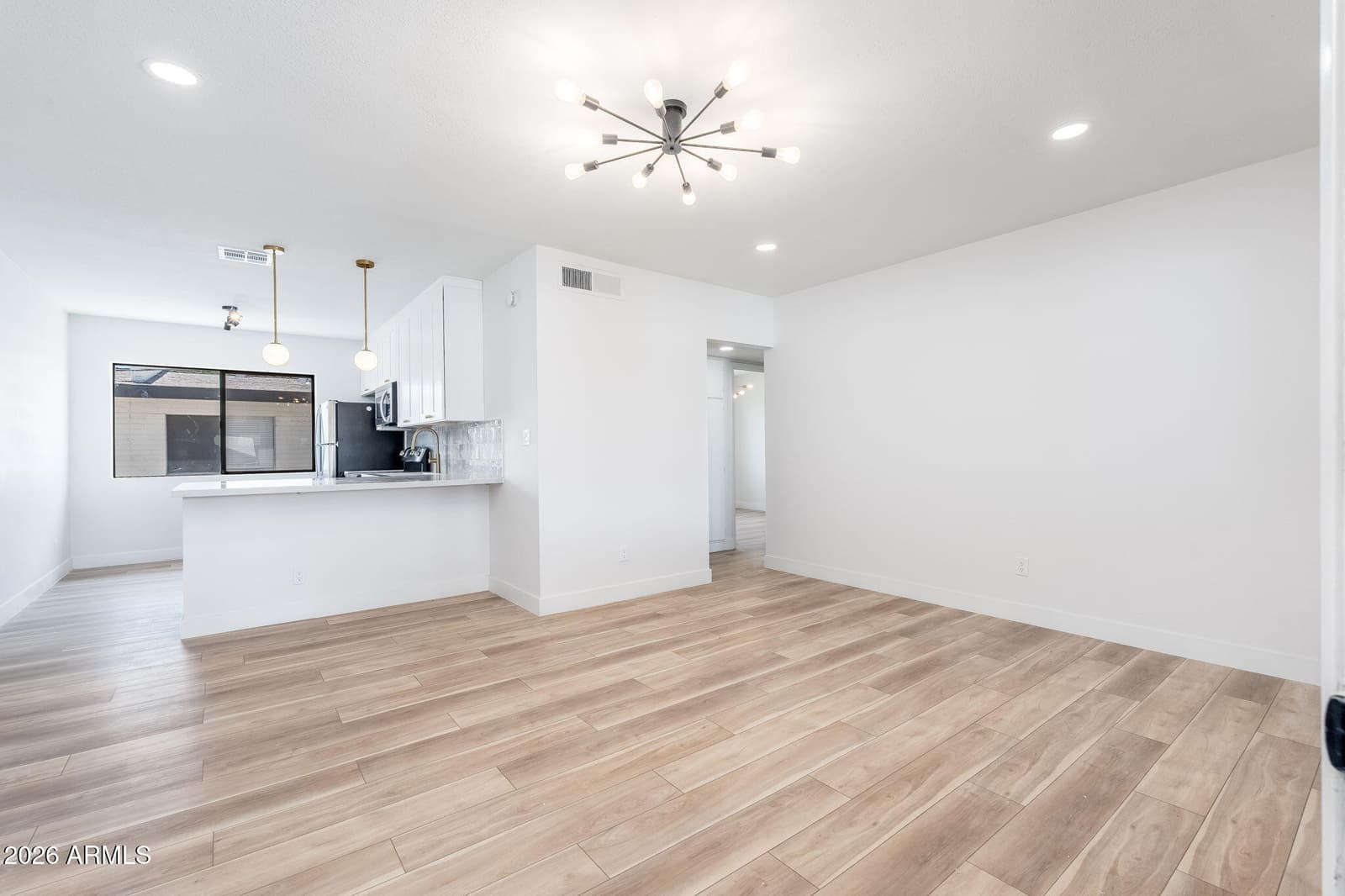 749 E MONTEBELLO Avenue 223, Phoenix, AZ 85014 — photo 3 of 32