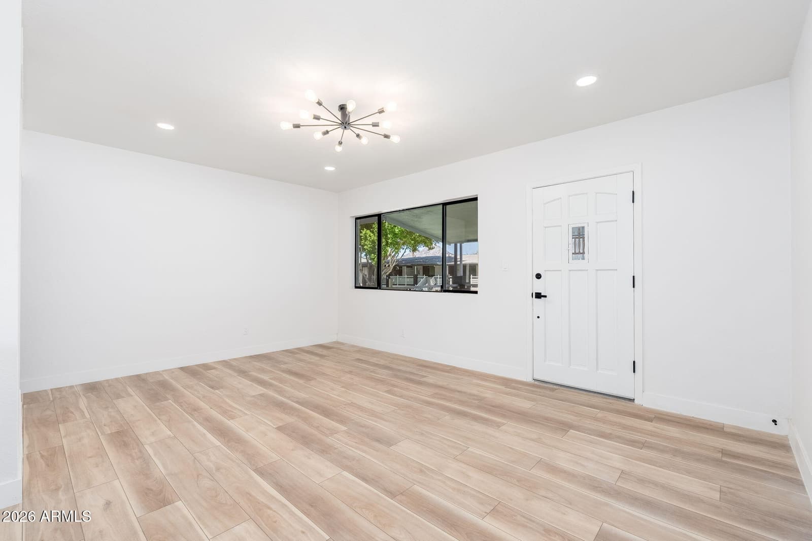 749 E MONTEBELLO Avenue 223, Phoenix, AZ 85014 — photo 4 of 32