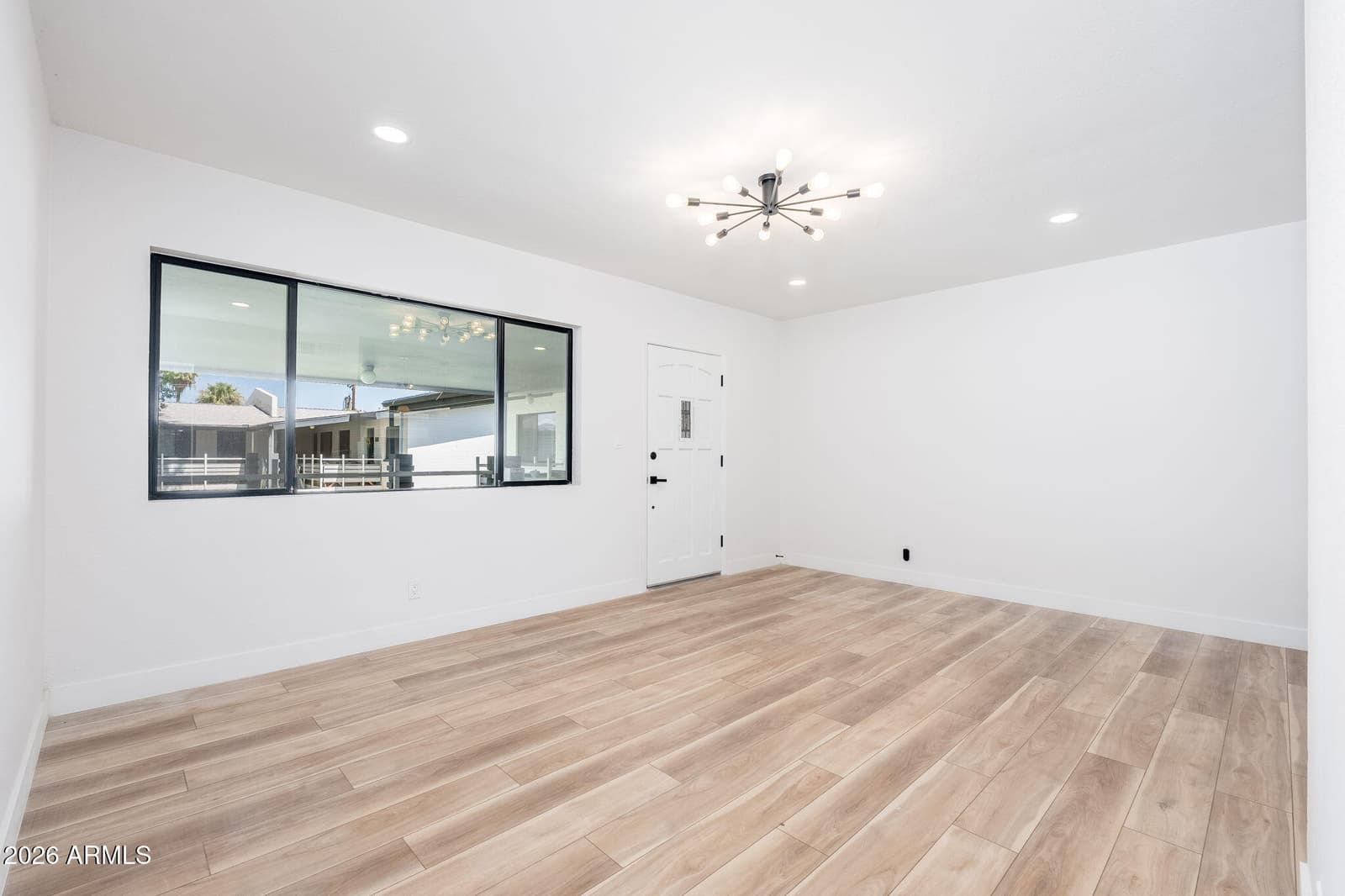 749 E MONTEBELLO Avenue 223, Phoenix, AZ 85014 — photo 5 of 32