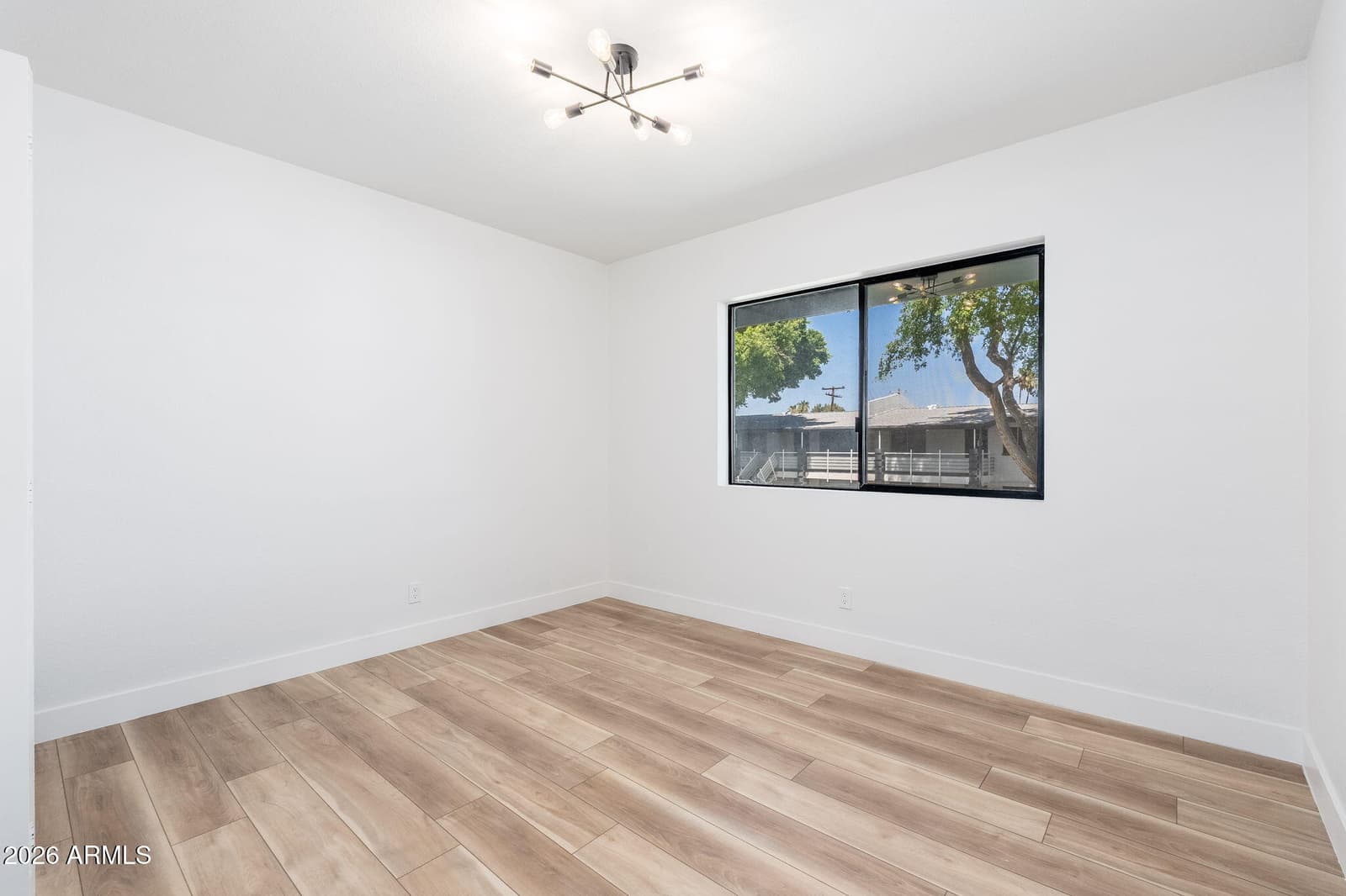 749 E MONTEBELLO Avenue 223, Phoenix, AZ 85014 — photo 13 of 32