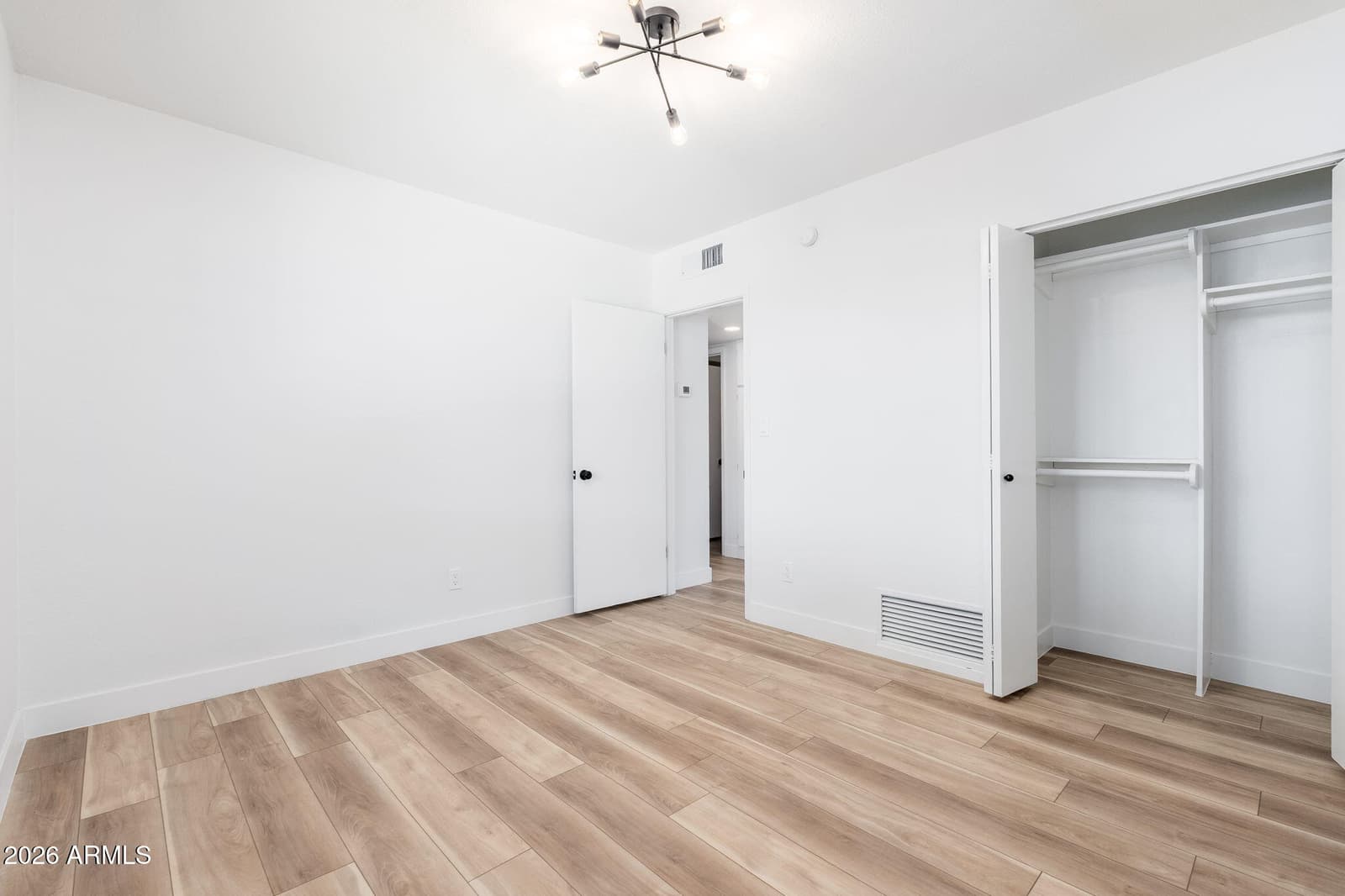 749 E MONTEBELLO Avenue 223, Phoenix, AZ 85014 — photo 15 of 32
