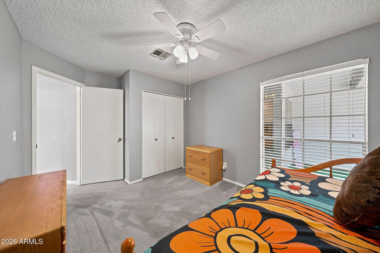 7241 W LAUREL Lane, Peoria, AZ 85345 — photo 5 of 37