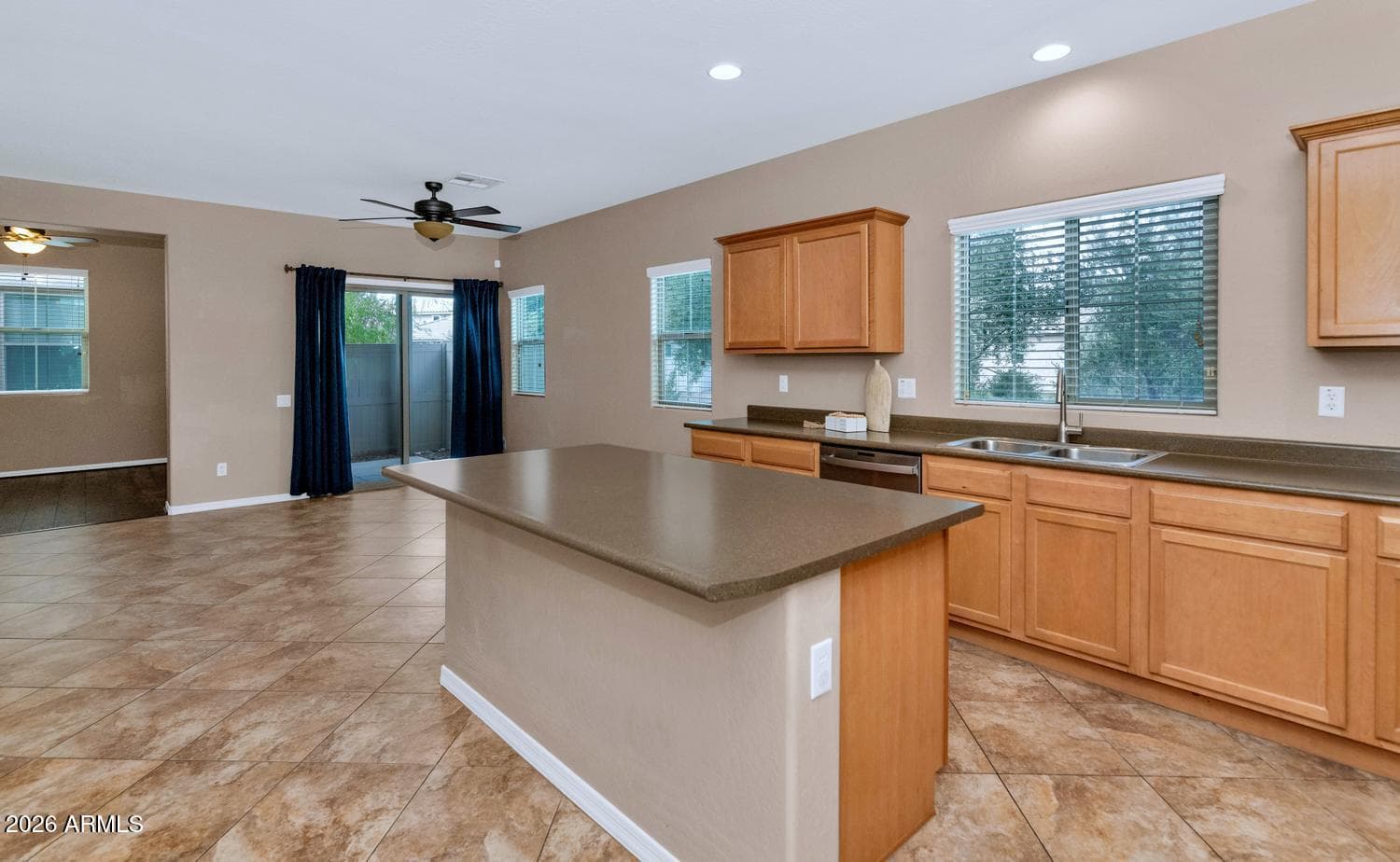 2157 W SCULLY Drive, Phoenix, AZ 85023 — photo 3 of 35