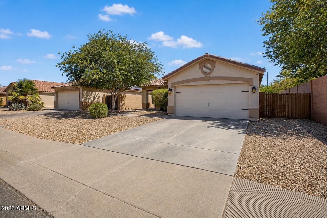 15781 W WATSON Lane, Surprise, AZ 85379 — photo 3 of 28