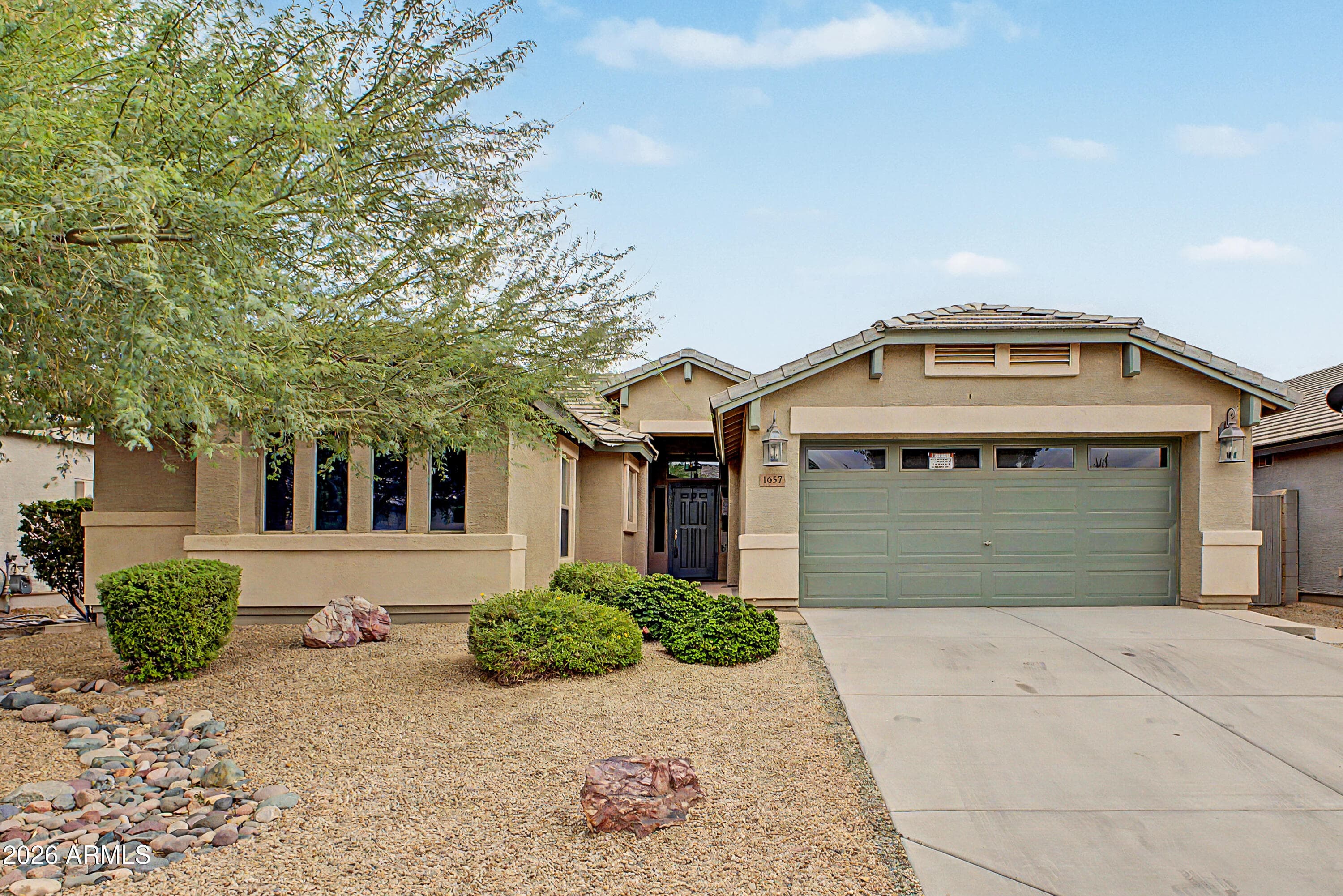 1657 E BAKER Drive E, San Tan Valley, AZ 85140