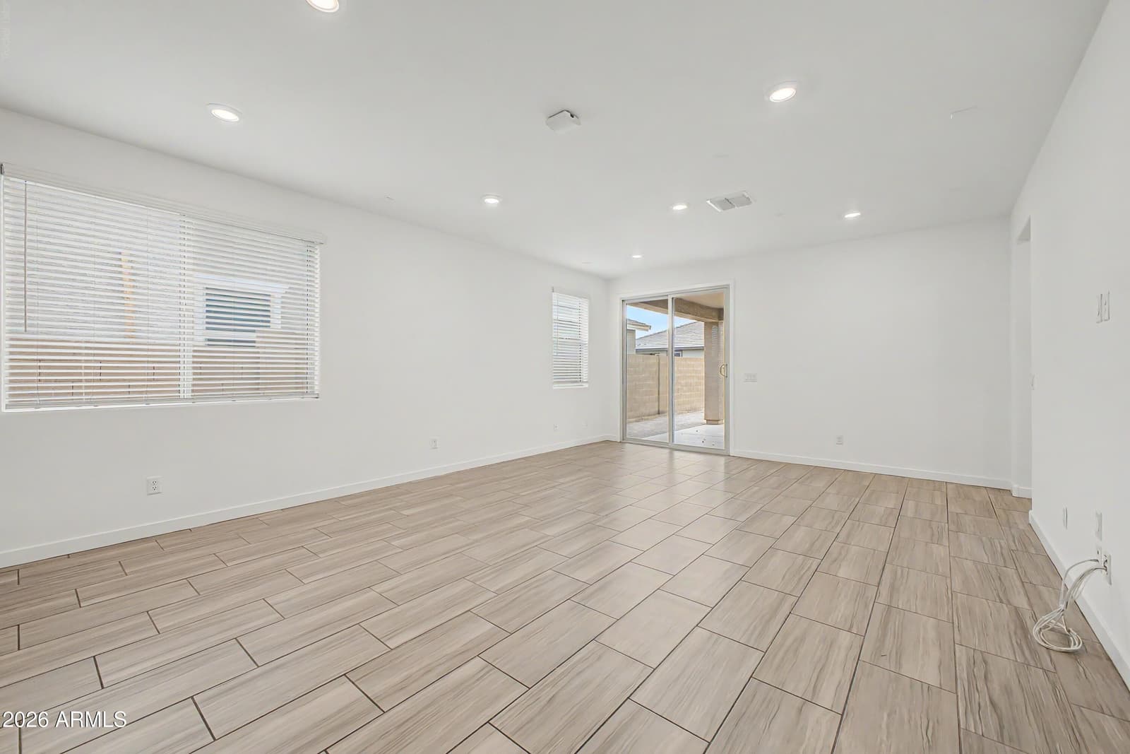 4027 S 96TH Drive, Tolleson, AZ 85353 — photo 12 of 32