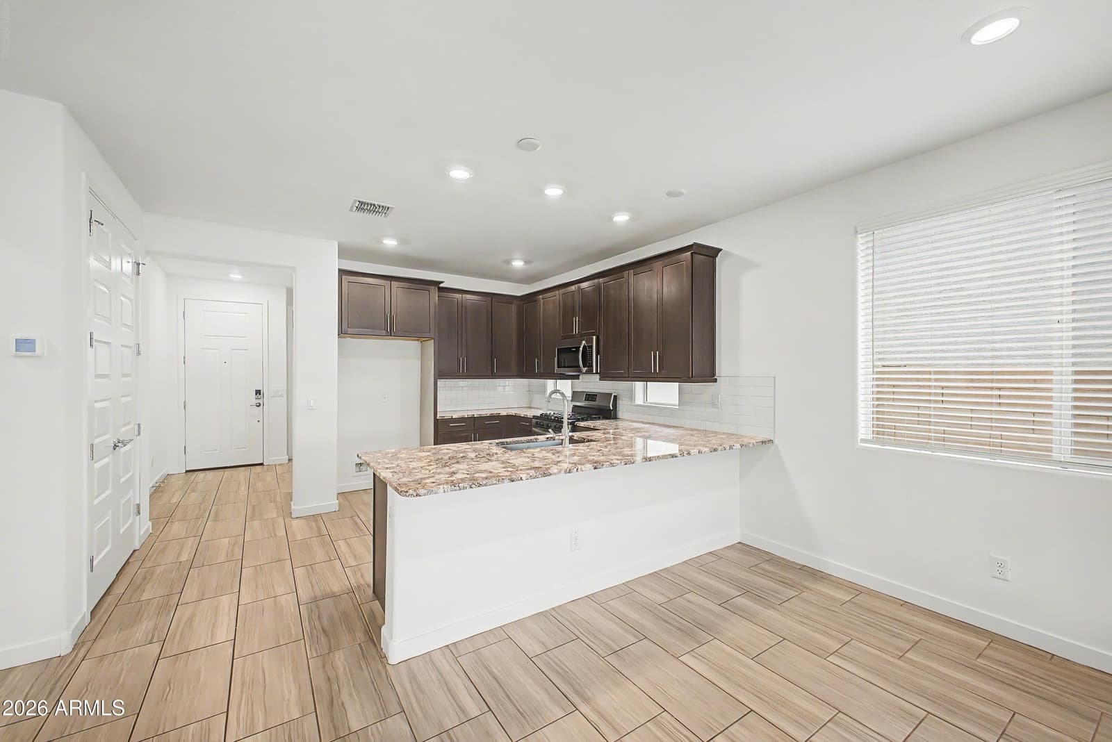4027 S 96TH Drive, Tolleson, AZ 85353 — photo 7 of 32