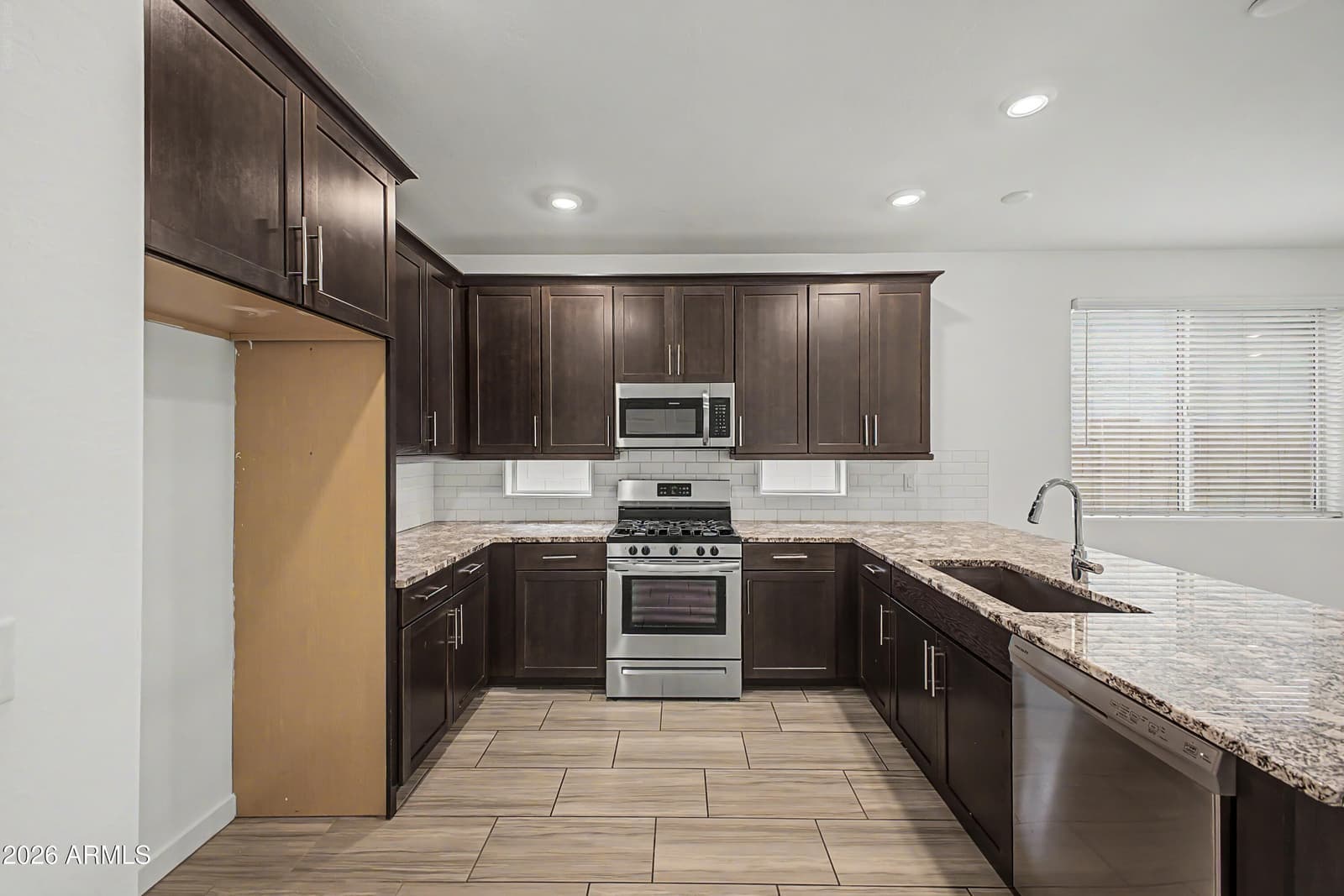 4027 S 96TH Drive, Tolleson, AZ 85353 — photo 8 of 32