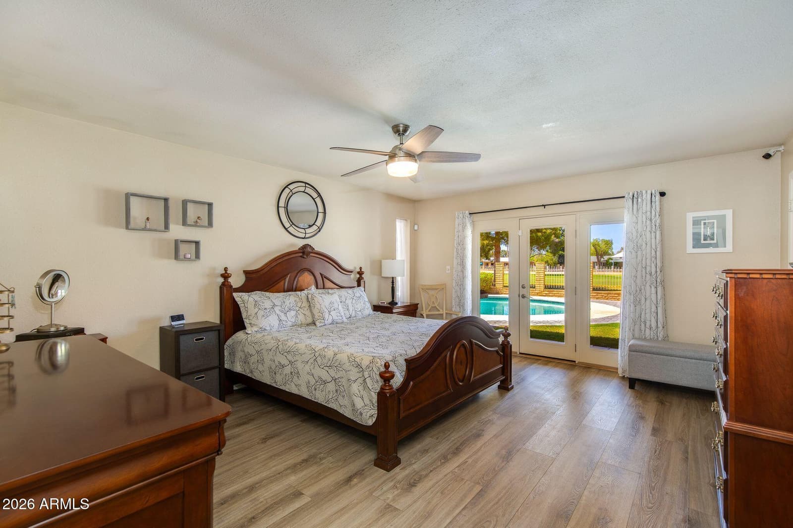 512 W MOON VALLEY Drive, Phoenix, AZ 85023 — photo 7 of 18