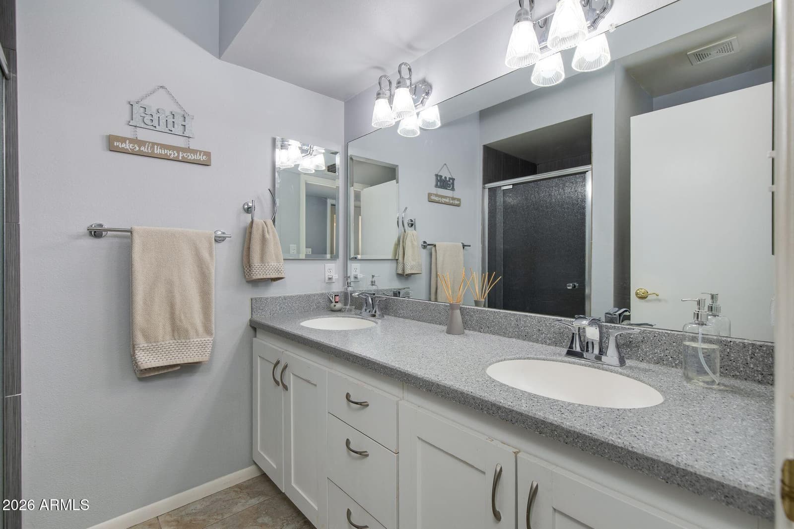 512 W MOON VALLEY Drive, Phoenix, AZ 85023 — photo 9 of 18