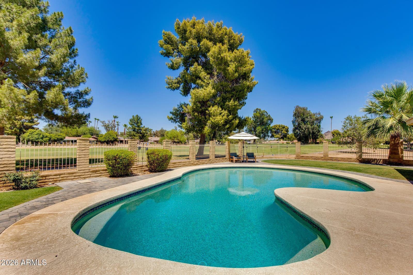 512 W MOON VALLEY Drive, Phoenix, AZ 85023 — photo 12 of 18