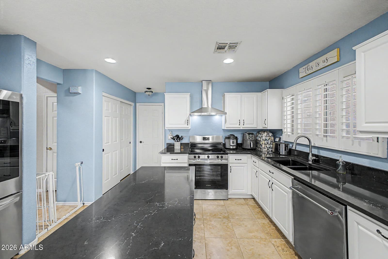 6114 E ROLAND Street, Mesa, AZ 85215 — photo 10 of 39
