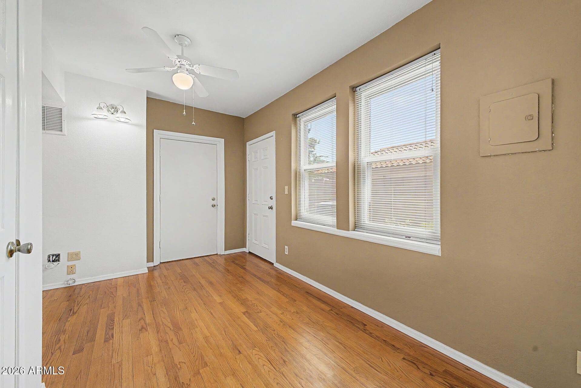911 E SECRETARIAT Drive, Tempe, AZ 85284 — photo 29 of 39