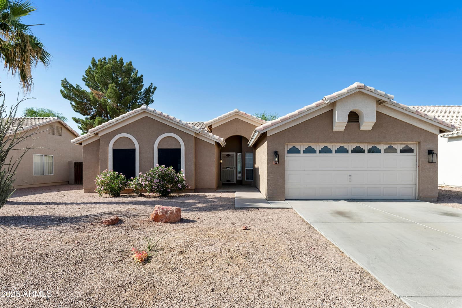 351 W AMOROSO Drive, Gilbert, AZ 85233 — photo 2 of 37