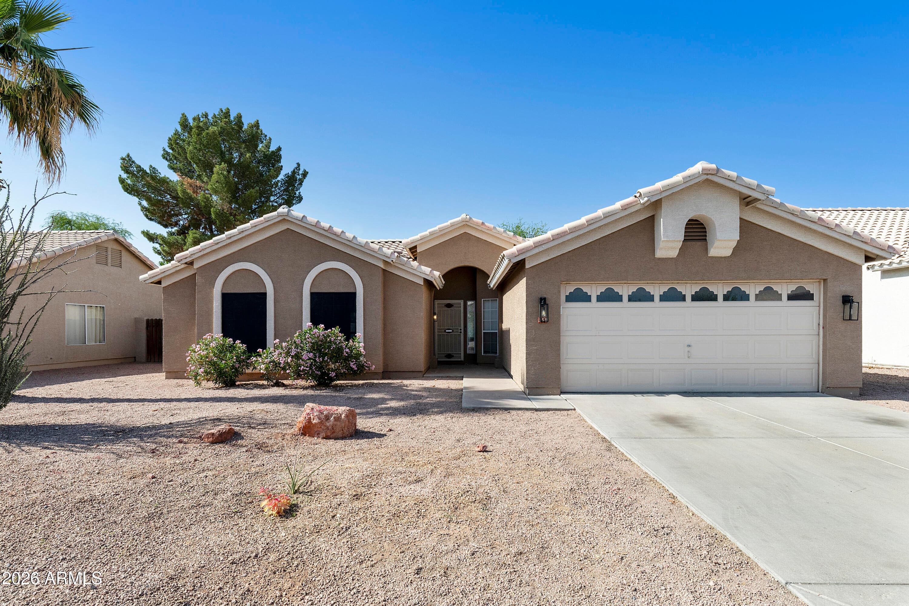 351 W AMOROSO Drive, Gilbert, AZ 85233 — photo 2 of 37