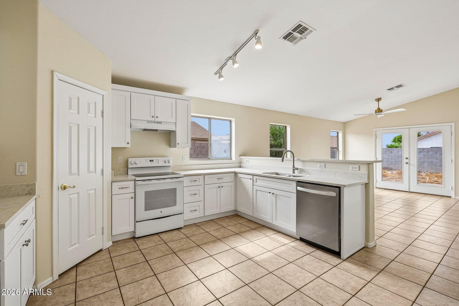 1618 W POLLACK Street, Phoenix, AZ 85041 — photo 11 of 30