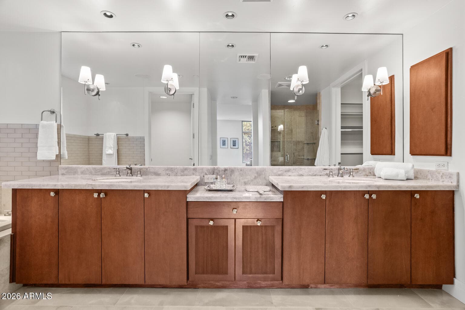 2402 E ESPLANADE Lane 204, Phoenix, AZ 85016 — photo 38 of 46