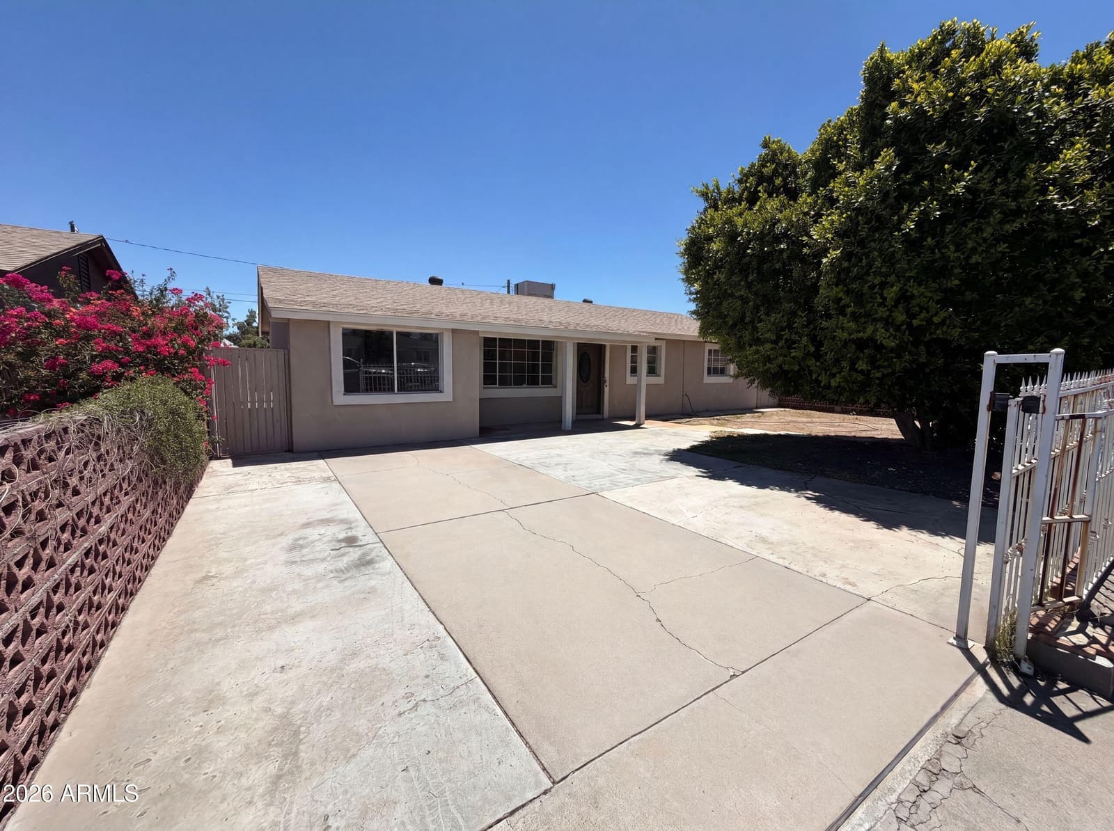 4505 W Clarendon Avenue, Phoenix, AZ 85031 — photo 1 of 20