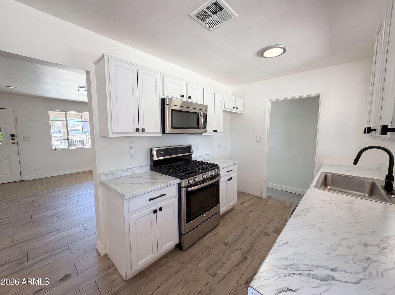 4505 W Clarendon Avenue, Phoenix, AZ 85031 — photo 2 of 20