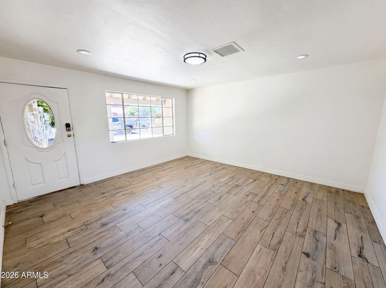 4505 W Clarendon Avenue, Phoenix, AZ 85031 — photo 3 of 20