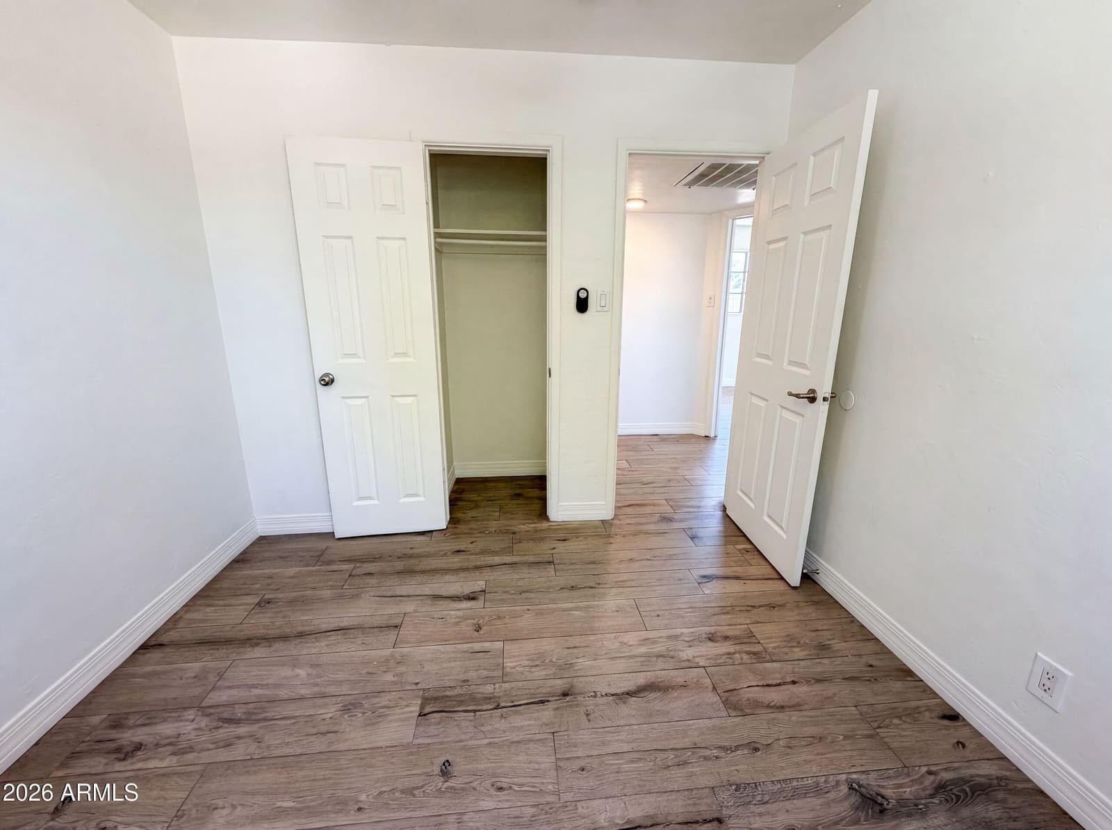 4505 W Clarendon Avenue, Phoenix, AZ 85031 — photo 4 of 20