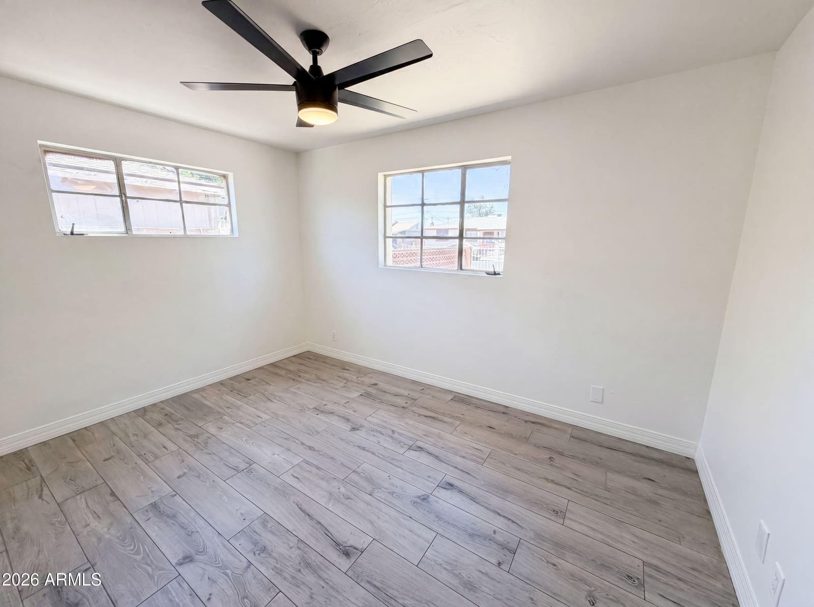 4505 W Clarendon Avenue, Phoenix, AZ 85031 — photo 10 of 20