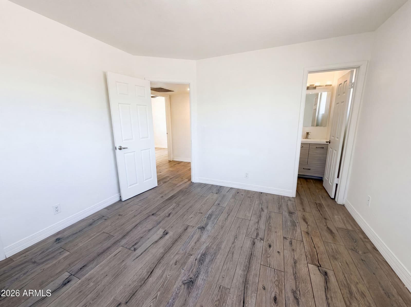 4505 W Clarendon Avenue, Phoenix, AZ 85031 — photo 13 of 20