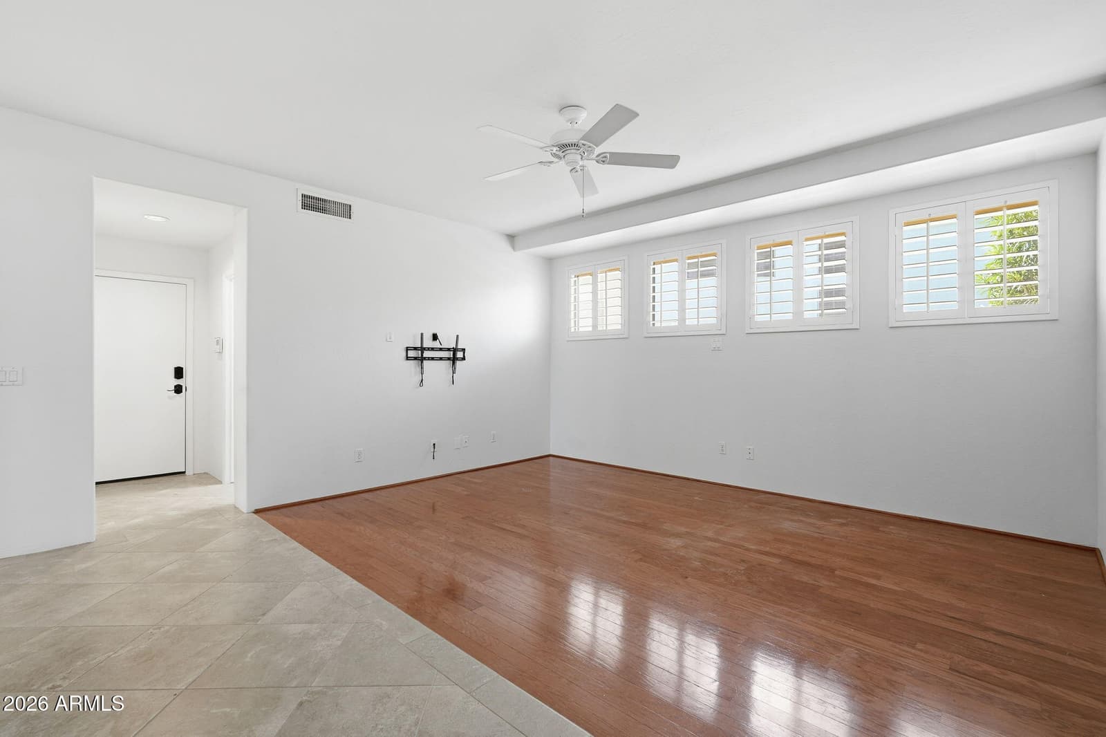 1257 E VOLTAIRE Avenue, Phoenix, AZ 85022 — photo 11 of 35