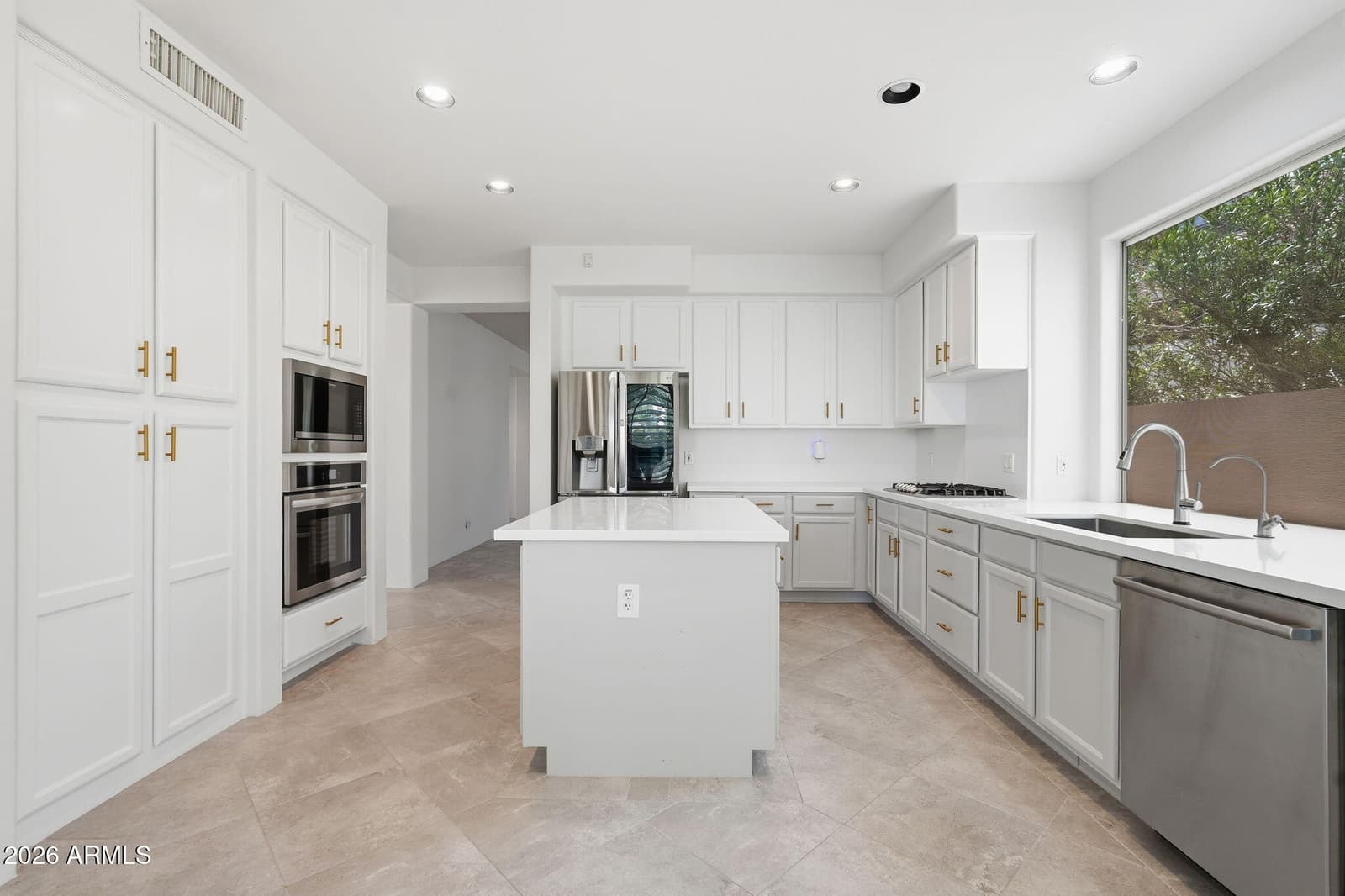 1257 E VOLTAIRE Avenue, Phoenix, AZ 85022 — photo 4 of 35