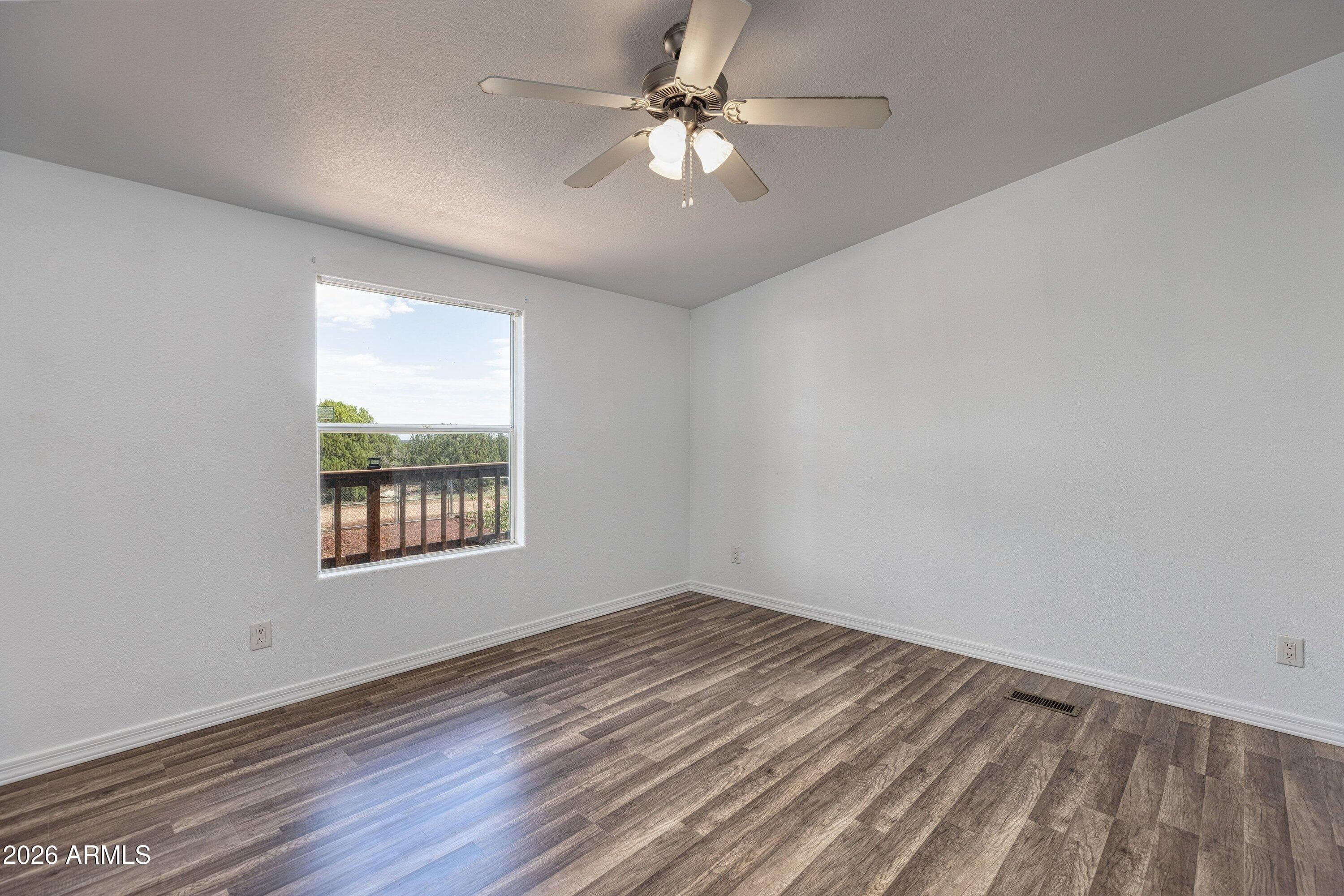 8429 PINON Drive, Show Low, AZ 85901 — photo 12 of 34